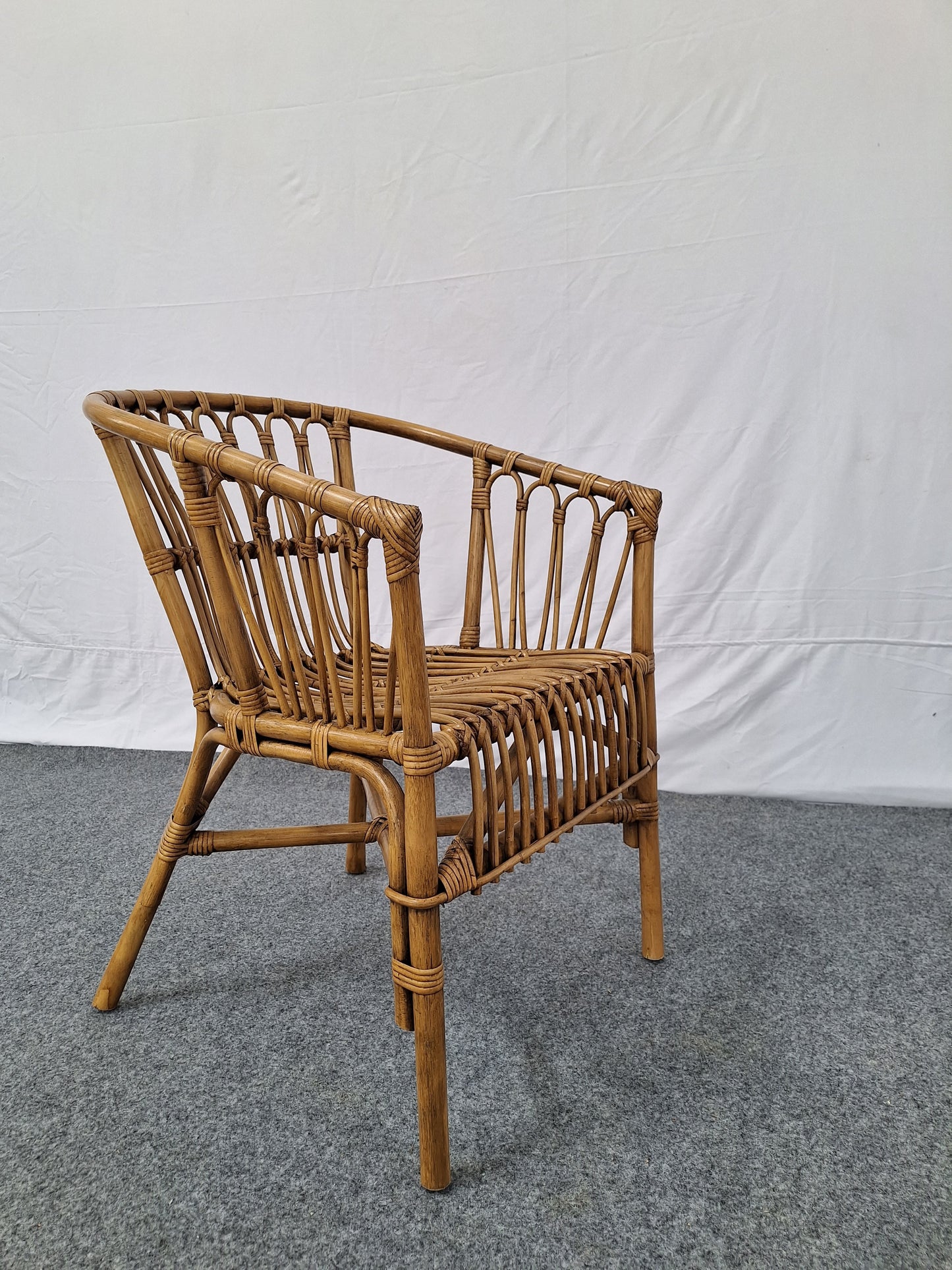 ROCA CHAIR		HONEY BROWN WASH