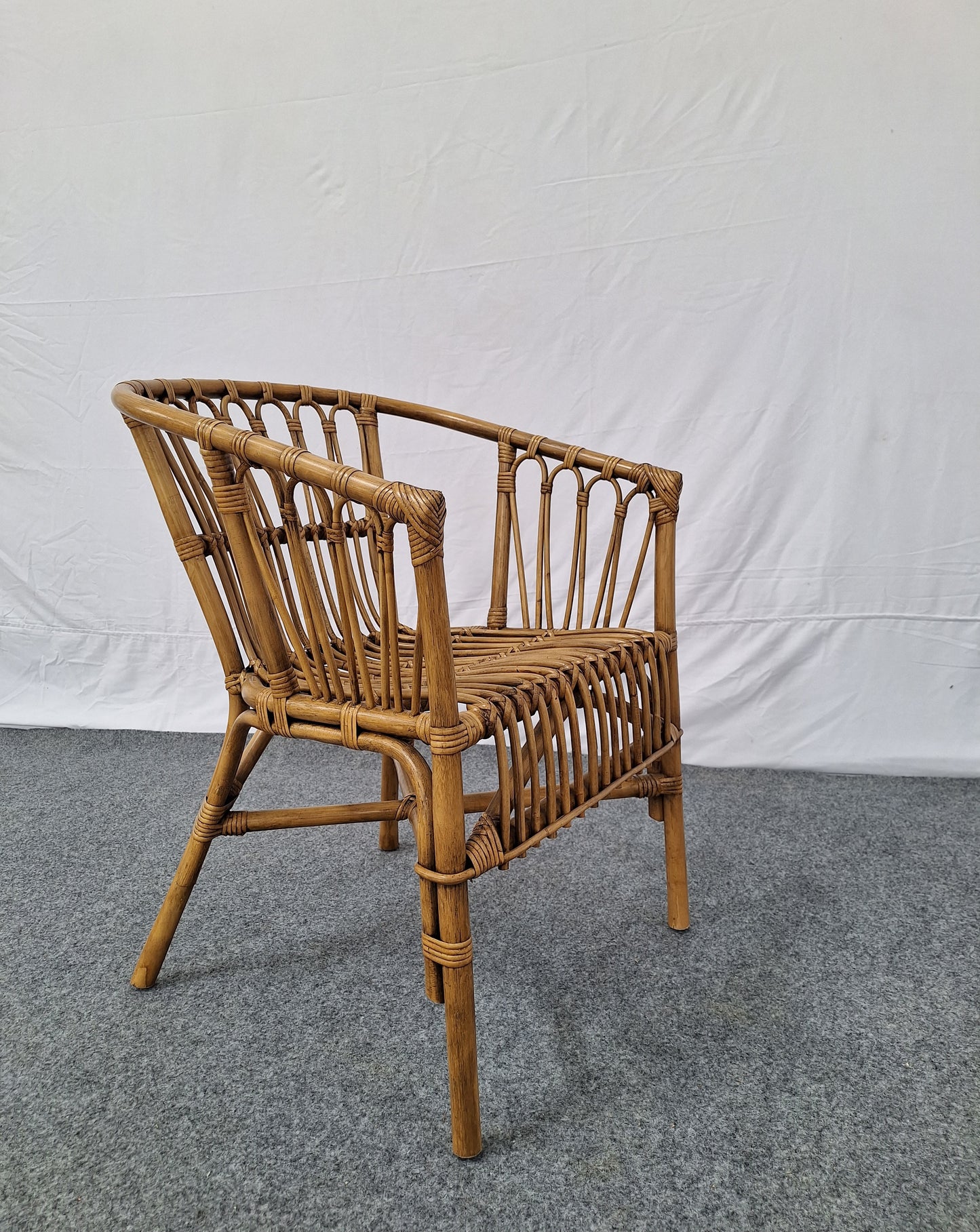 ROCA CHAIR		HONEY BROWN WASH